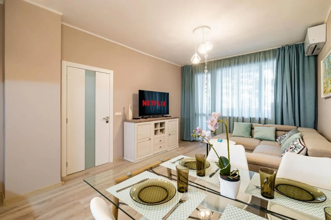 Aquamarine Apartment Varna