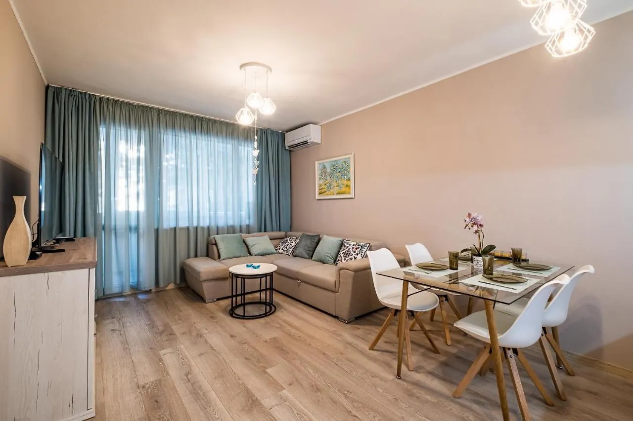 Aquamarine Apartment Varna